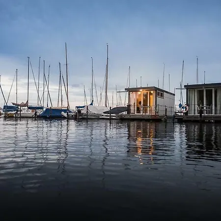 Das Kleine Hausboot Am Wannsee Ботель *