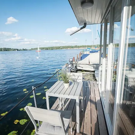 Das Kleine Hausboot Am Wannsee Ботель *